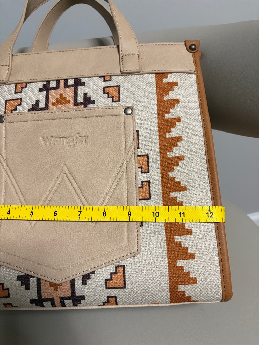 Wrangler Beige & Tan Southwestern Tote Bag - Picture 11 of 12